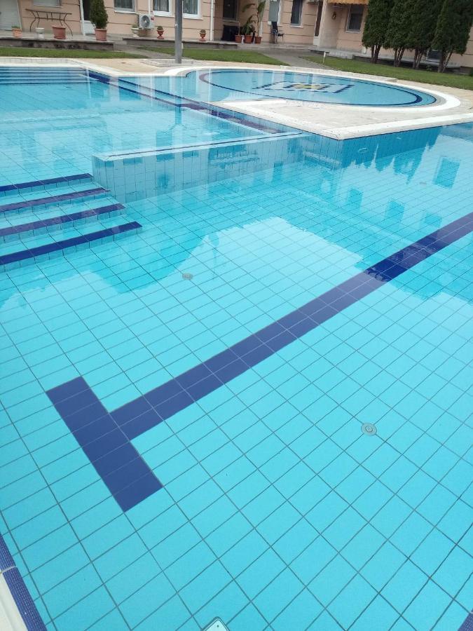 Oazis Wellness Apartman2 Хайдусобосло Экстерьер фото